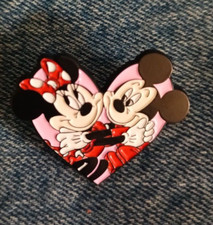 MICKEY MINNIE PIN-UNBRANDED-2 OR MORE PINS 5.49 SHIPN-SPEND 20 SHIP FREE