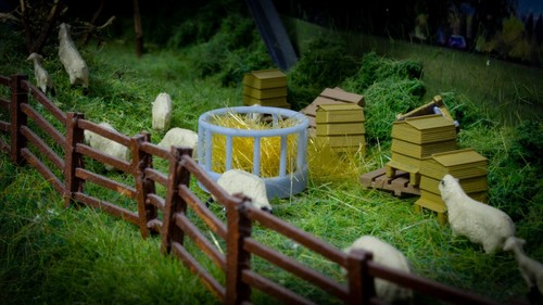 OO Gauge Round Silage /Hay Livestock Feeder pack of 2.