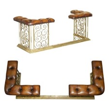 ANTIKER LUXUS KOMPLETT RESTAURIERTER CLUBFENDER MIT BRAUNEN LEDER CHESTERFIELD SITZEN