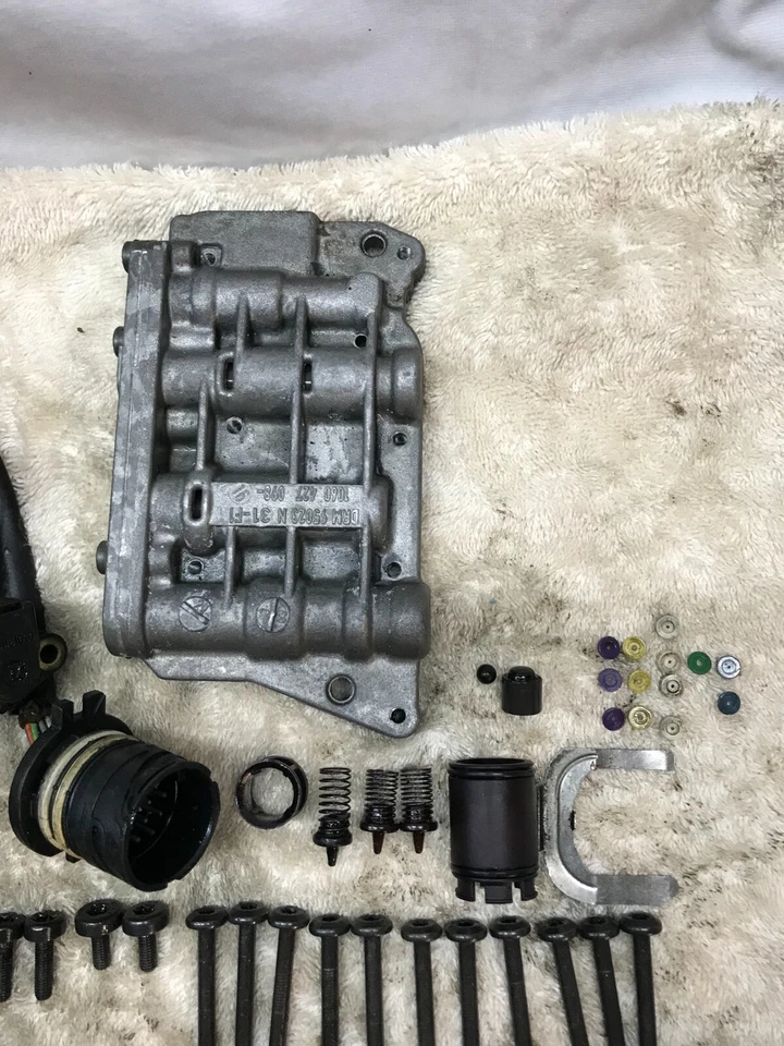 BMW 325i 525i Z4 2001-2006 (E46 E39 E85) A/T carrocería de válvula de transmisión automática Foto 3 de 4