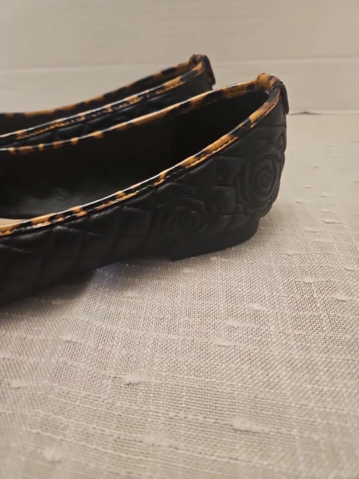 Taryn Rose Shoes 7 Reese Tan Black Leather Quilted Ballet Slip On Comfort Flat - Image 4 of 4