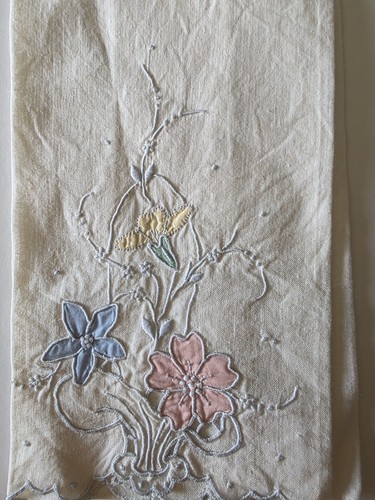 Geschirrtuch Vintage weiß. Blumen. Mehrfarbig. 13"x19. Gästetuch. MCM.