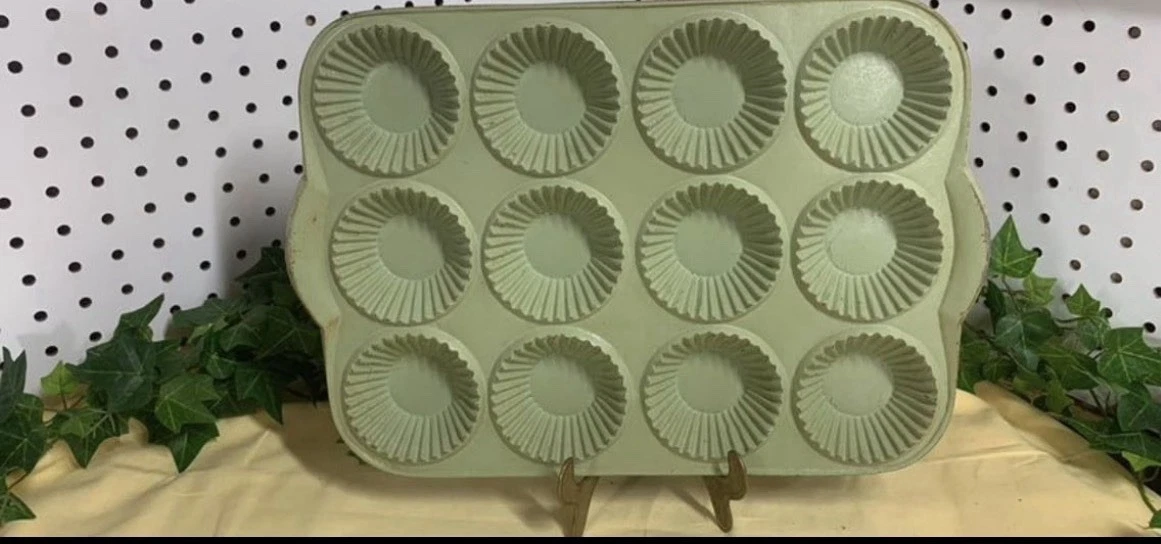 Minnesota Cupcake/tart Muffin Pan Cast Aluminum Vtg