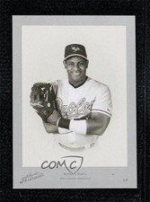 2005 Donruss Studio Portraits Estrellas White Black & 1/5 Sammy Sosa #SP-21 7ov