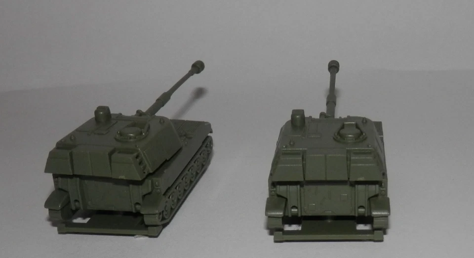 Model Power N Scale Lighted US Army Munitions Depot with Paladin Tanks #2595 NOS - Image 4 of 4