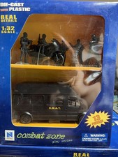 Combat Zone Play Series SWAT  63025 1:32 Die Cast w/Plastic New-Ray