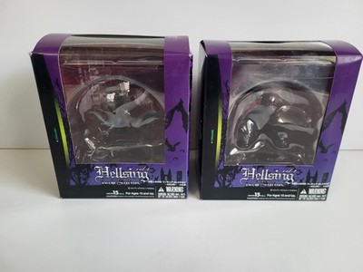 Hellsing Vol. 2 Search & Destroy Reverse cross Alucard + Bayonet Figure Organic