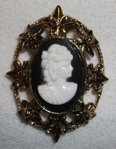 COSTUME JEWELRY MIXED LOT PINS AND BRACELET GOLDEN JEWELS PRE-OWNED PARTY 1928 - Picture 5 of 8