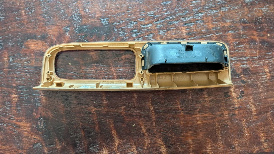 Bisel de moldura de puerta delantera izquierda roble claro nórdico Volvo C30, S40, C70, V50 Foto 2 de 4