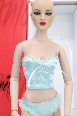 Tonner ANTOINETTE Glowing Muse Basic Cameo 16'' Fashion Doll Wigged w/ Box LE p