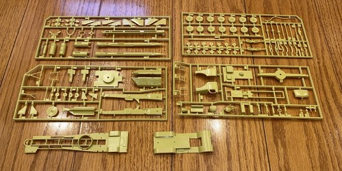 Vintage (1973) Airfix SAM-2 Missile No. 03303-5 Unbuilt Kit 00 Scale Open Box - Picture 4 of 11