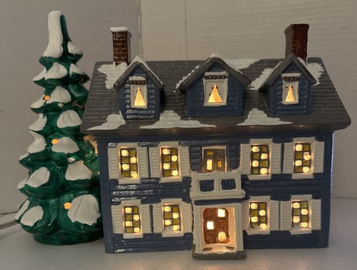 Dept 56 Snow Village Williamsburg House Lighted 1986 11x5x8” Retired