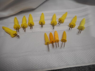 VINTAGE CORN COB HOLDERS NOBS SET 13 YELLOW   