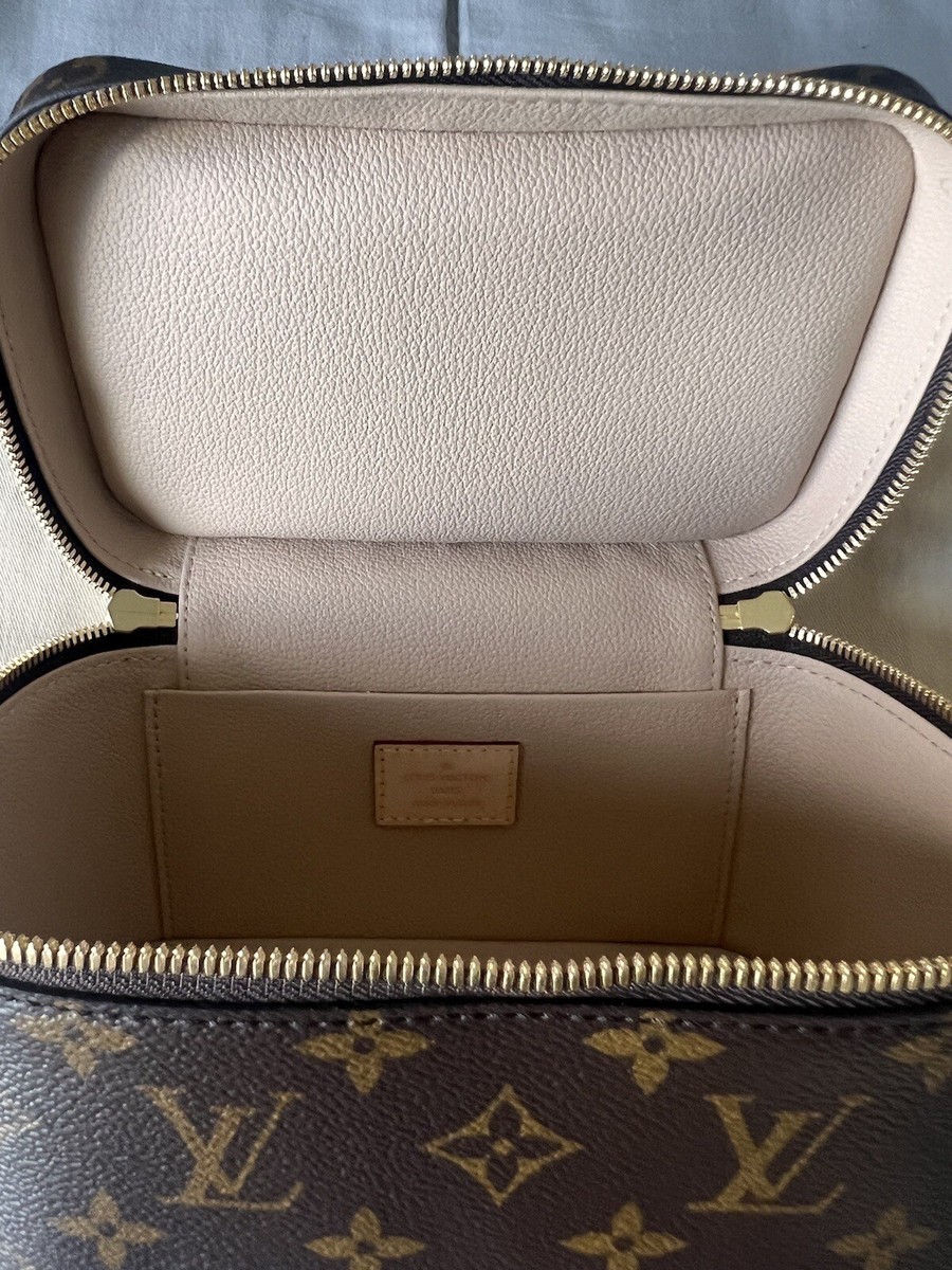 希少品♪【LOUIS VUITTON】Nice Mini メイクポーチ モノグラム 人気ポーチ ルイヴィトン ニース・ミニモノグラム バック 旅行に