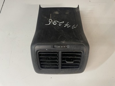 5g0863289 5g0864298 5g0819209 5g0819203 WITH DEFECT Dash Vent  