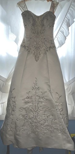 Signature Satin Wedding Dress With Swarovski Crystals Size 4 Pre-worn Beautiful