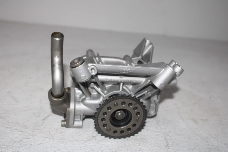 Engine Motor Oil Pump N63R BMW OEM G12 G11 G30 750i 750iX M550i X5 X7 50iX - Image 4 of 4