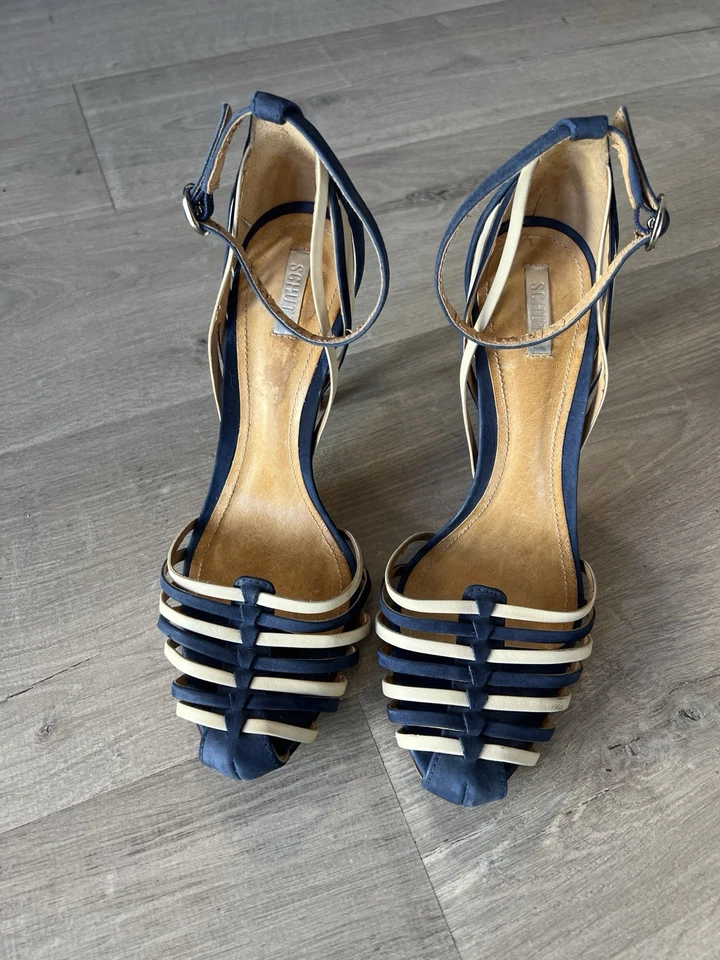 Salto de couro enjaulado Schutz Edmunda Olympian azul e pérola tamanho 9B - Imagem 3 de 4