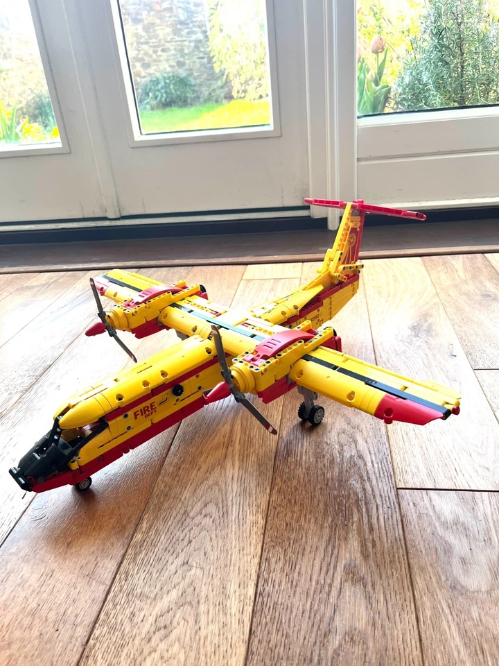LEGO Technic 42152 Firefighter Aircraft, photo 3 of 4
