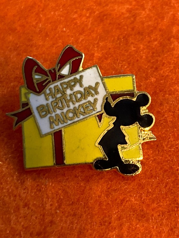 1086    WDP - Happy 50th Birthday Mickey - Brooch - Coca Cola Set