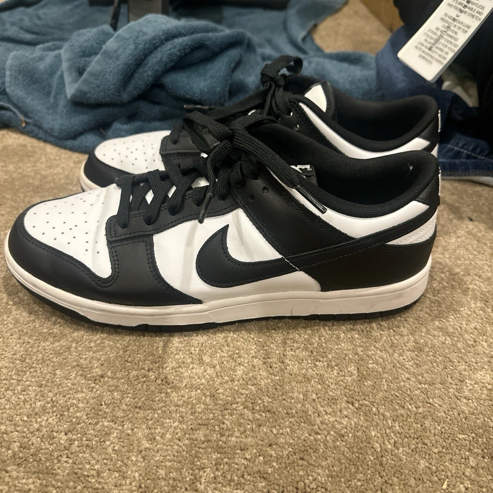 Men’s U9.5 Nike Dunk Low Retro Panda perfect condition worn once - image 2 of 4