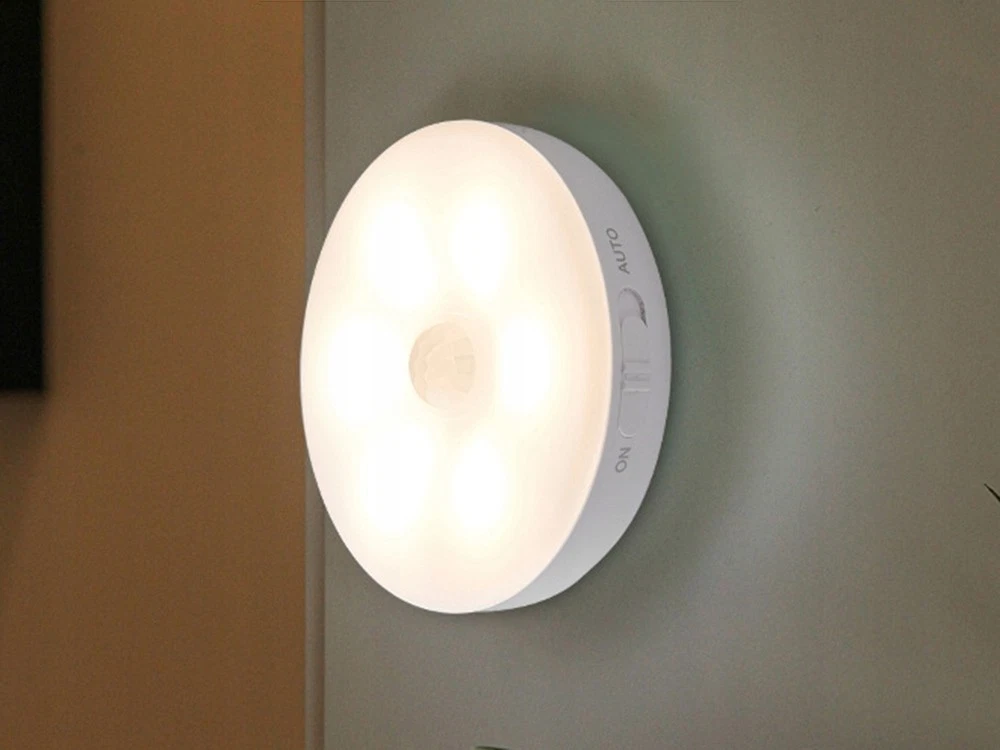 Luz nocturna LED con detector de movimiento regulable PIR USB batería sensor armario
