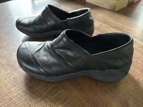 Merrell Performance Footwear Women's Primo Patch 8.5 Black Leather Mocs Crocs