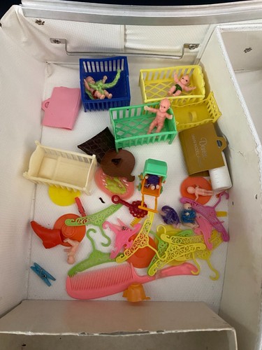 Vintage 1968 Mattel Barbie Doll Trunk Double Sided Case with accessories - Picture 8 of 13