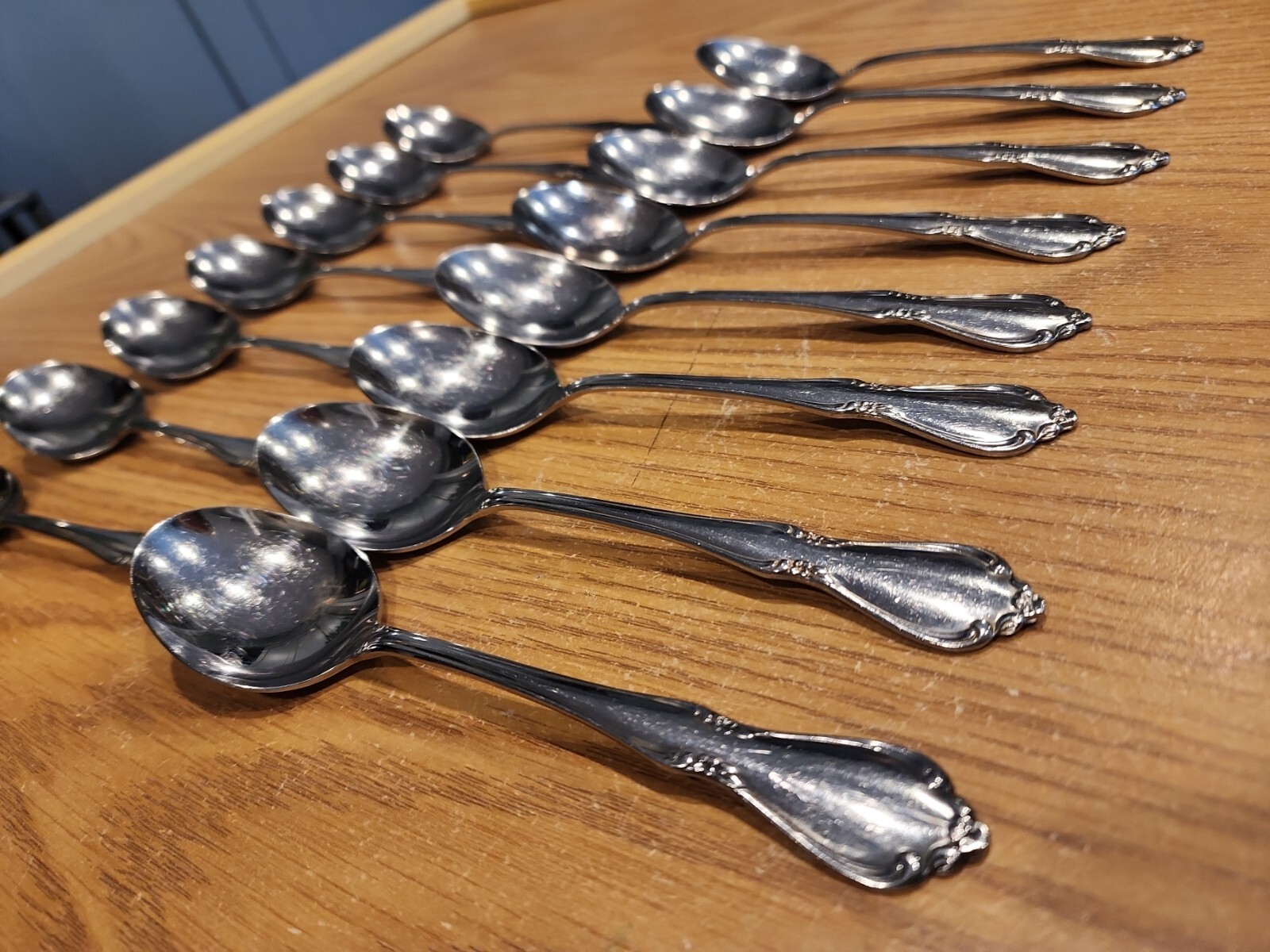 15 Oneida Craft Deluxe Stainless Flatware CHATEAU Soup Spoons