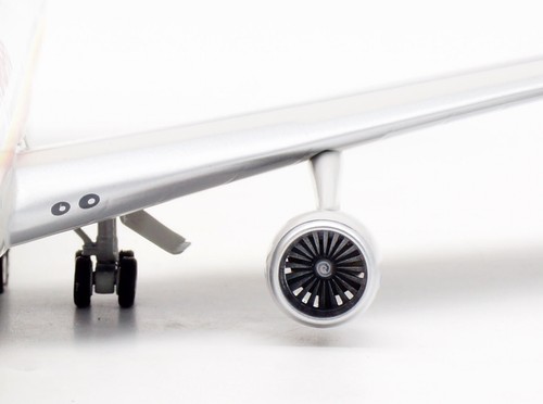 Vuelo 1:200 SURINAM AIRWAYS Boeing B747-300 avión diecast modelo PZ-TCM - Imagen 10 de 12