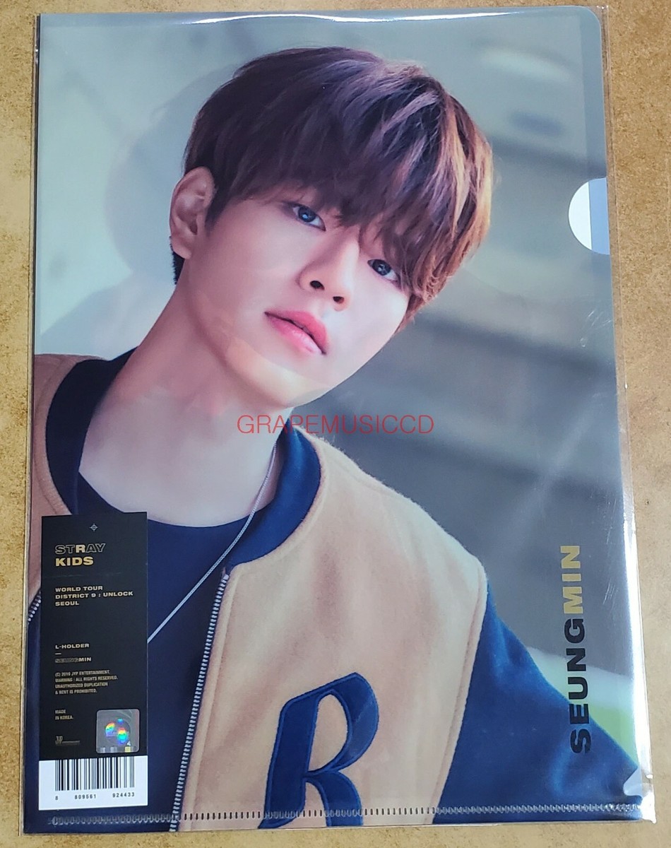 STRAY KIDS DISTRICT 9 : UNLOCK IN SEOUL OFFICIAL GOODS L STRAY KIDS DISTRICT 9 : UNLOCK IN SEOUL OFFICIAL GOODS L