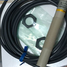 NEW OMRON E2K-X4MF2 Proximity Switch