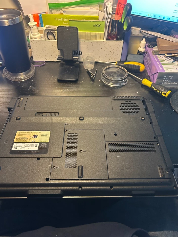 HP Compaq Presario V6000 viene con batería solo piezas Foto 4 de 4