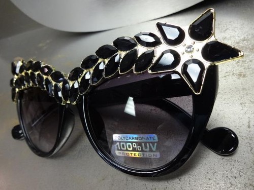 GAFAS DE SOL DE GRAN TAMAÑO VINTAGE ESTILO OJO DE GATO Marco Negro y Dorado Cristales Negros - Imagen 9 de 10