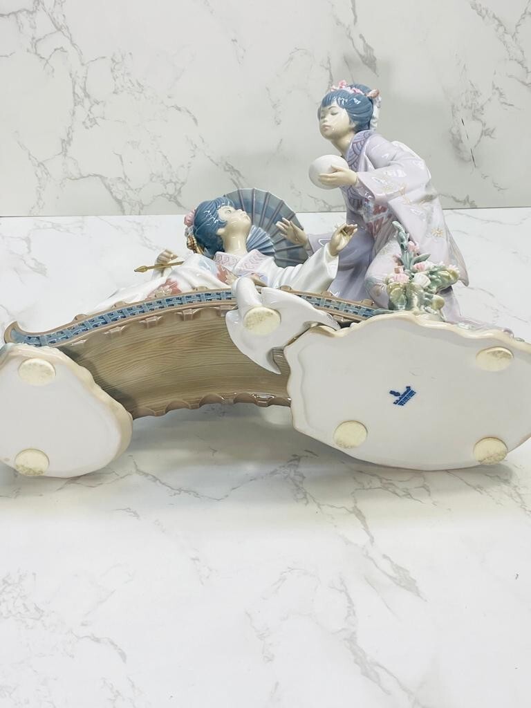 Lladro 1445 SPRINGTIME IN JAPAN Girls Bridge Porcelain