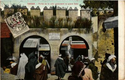 CPA AK MAROC TANGER Portes de la ville conduisant au grand Soko (688696)