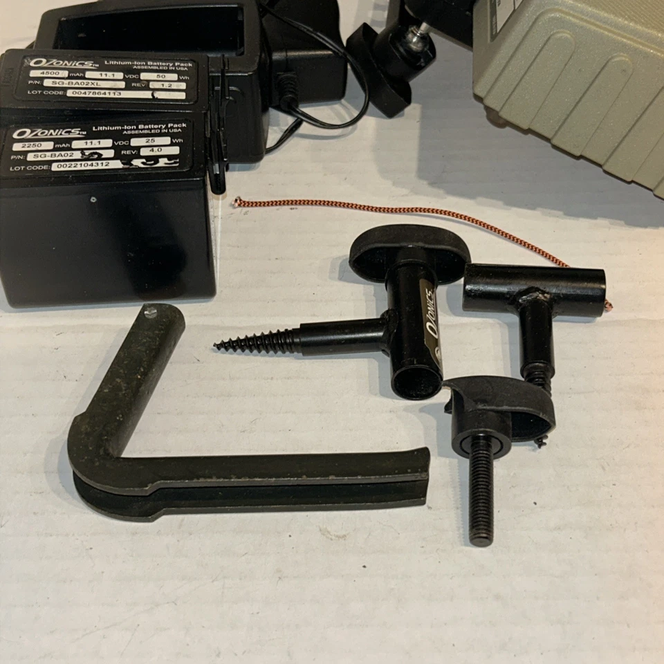 Ozonics HR-200 Electronic Scent Eliminator with Mount, Charger, and 2 Batteries - Image 4 of 4