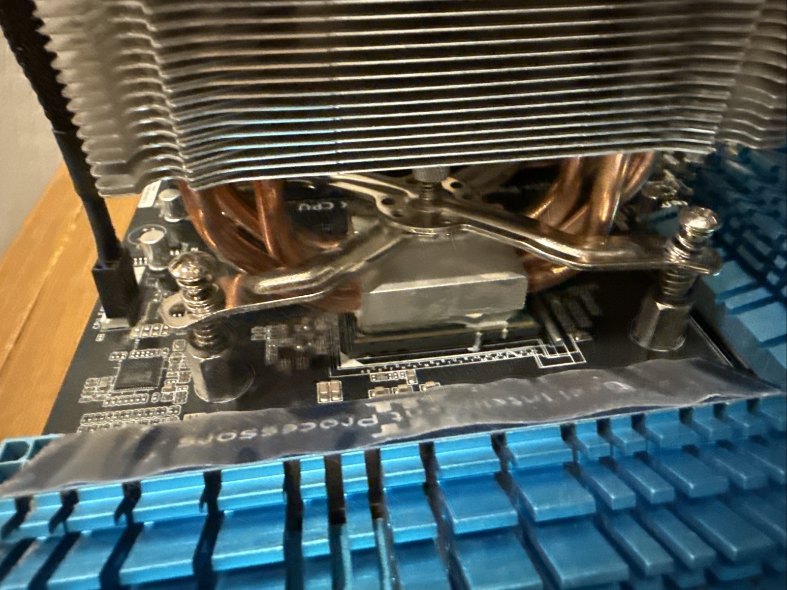 Asus M5A99FX Pro R2.0 w/enermax Cooler