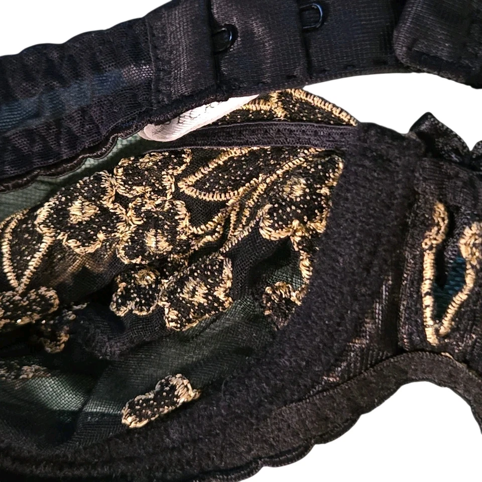 Sujetador De Colección Victoria's Secret Ornamentado Bordado Sin Forro Con Aros Negro y Dorado Foto 3 de 4