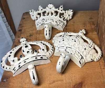 Cast Iron Crown Distressed White Set 3 Wall Hooks 5  By 5 