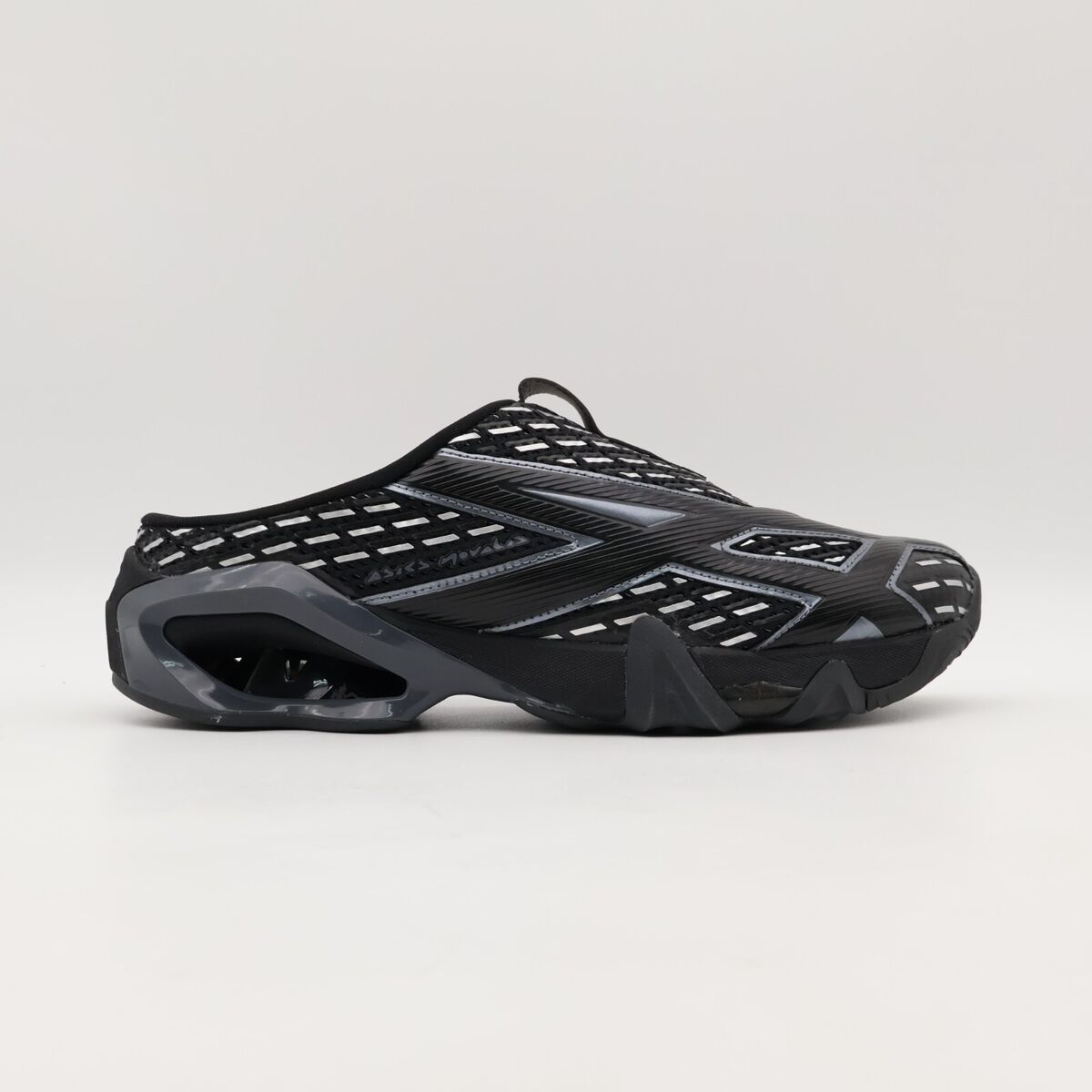 1203A500-001 Kiko Kostadinov Asics Novalis Gel-Styrax Black 1203A500-001 Kiko Kostadinov Asics Novalis Gel-Styrax Black