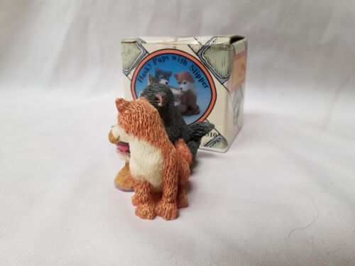 "Statuetta in ceramica vintage anni '90 Arctic Circle Enterprises #30310 ""Cuccioli husky con pantofola" - Foto 3 di 10