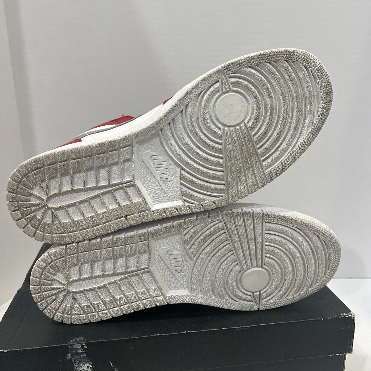 Size 11 - Air Jordan 1 Retro High Silver Medal for sale Size 11 - Air Jordan 1 Retro High Silver Medal for sale