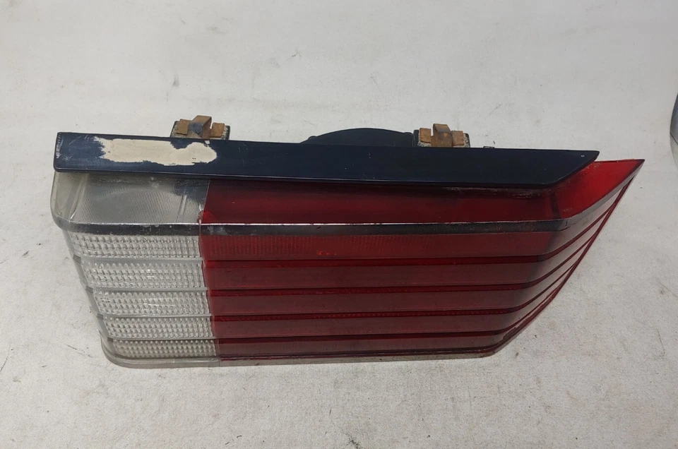 Lâmpada traseira 1983-1990 PLYMOUTH HORIZON lado direito do passageiro fabricante de equipamento original - Imagem 4 de 4