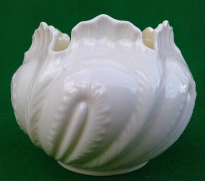 BELLEEK NICKEL BLUMENTOPF / SCHALE - 7. MARK.