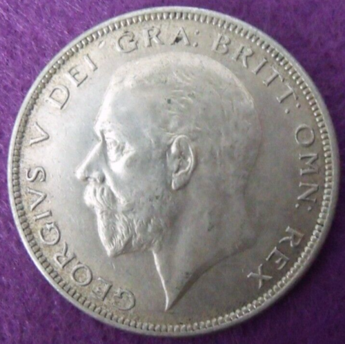 1928 GEORGE V SILVER HALF CROWN  ( 50% Silver )  British 2/6 Coin.   11 - Afbeelding 1 van 2