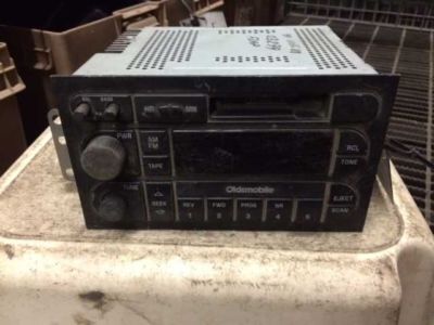AM-MONO-FM-STEREO-CASSETTE RADIO Fits 1994 OLDSMOBILE EIGHTY