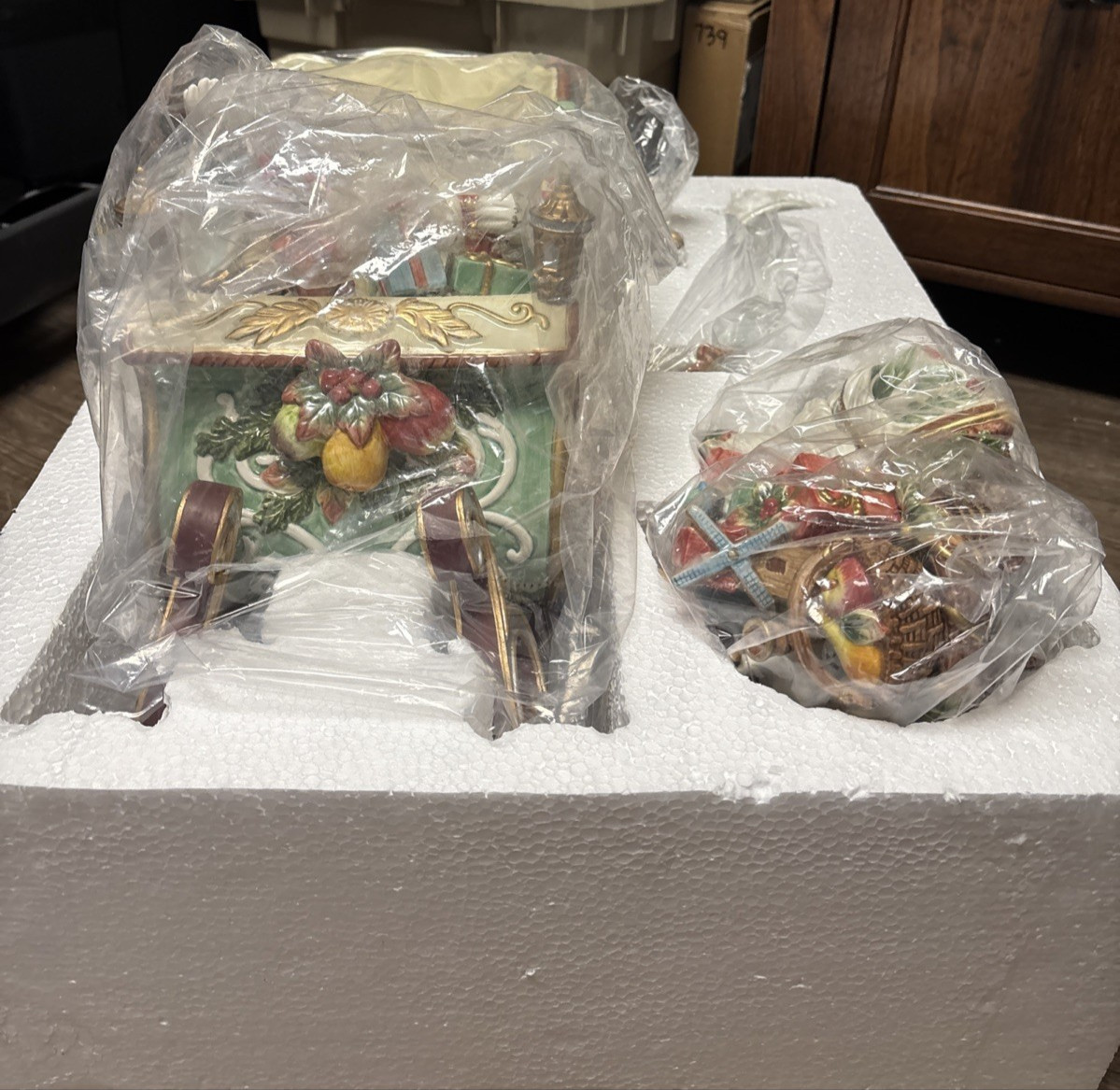 BNIB Vtg Fitz and Floyd Christmas Sleigh Soup Tureen with Ladle