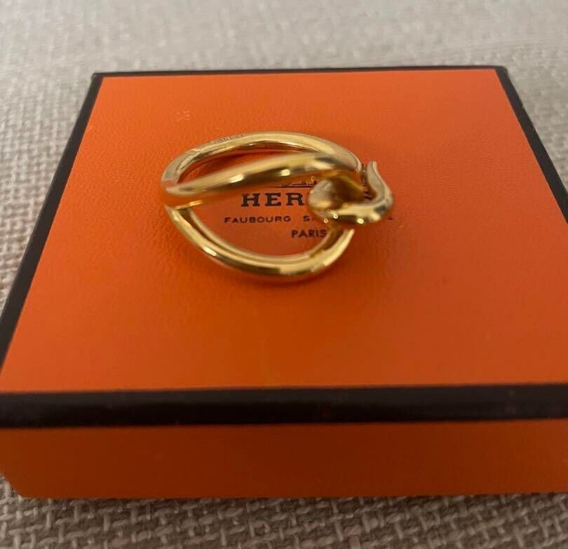 HERMES Jumbo Scarf Ring Pendant Top Gold Metal Stole Accessory Jewelry