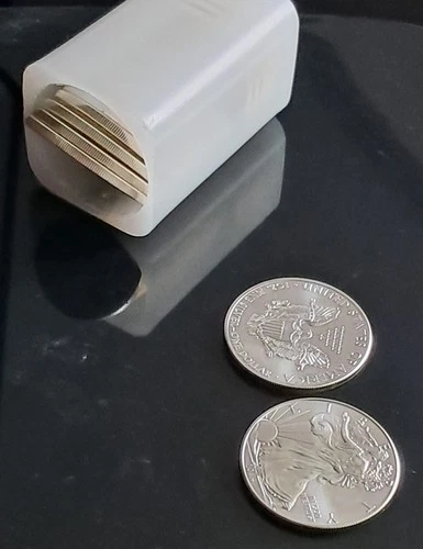 1 oz American Silver Eagle 2014 0.999 Fine Silver uncirculated mint condition